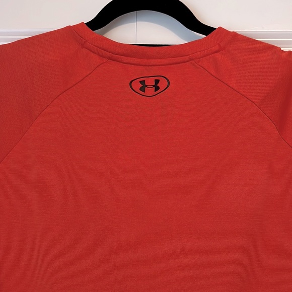 Men’s Lg Under Armour tshirt - Picture 3 of 3
